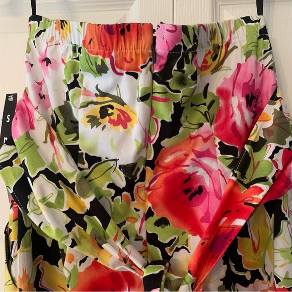 NWT! Mandees Floral Strapless Dress - Picture 4 of 6